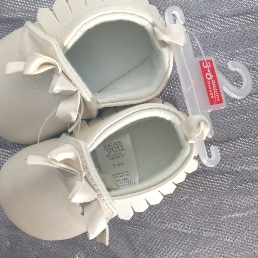 CREAM SHIMMER GIRLS BABY SHOES/ TEETHER+RATTLE BUNDLE